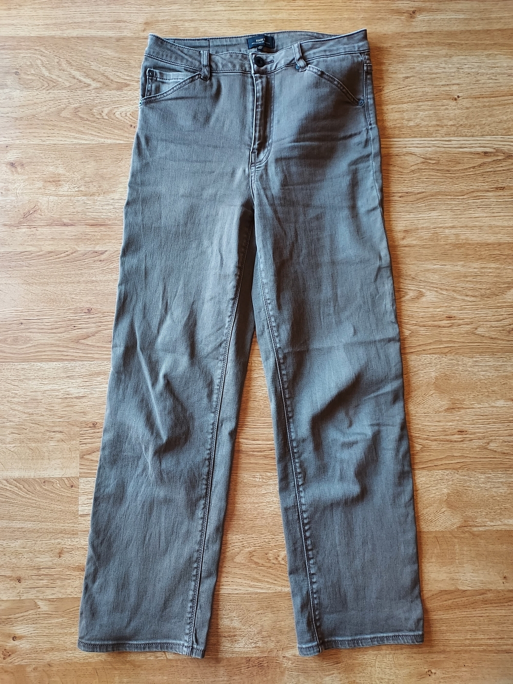 Roark Women's Straight Leg Pants in Gray brown